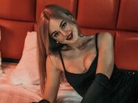 naked camgirl masturbating with vibrator KarolinaLuis