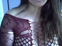 Een vrijgezelle spannende milf die van avontuurtjes en fantasietjes houdt. Om te delen of om de jouwe te horen.