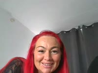 Hey schat, Je aller stoutste & misschien ook wel je aller geilste roodharige MILF hier!