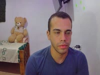 curiosa, juguetona, bastante cachonda, atractiva, eyaculadora