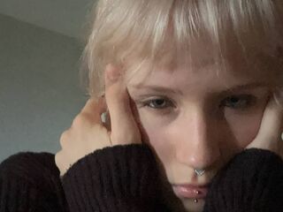 cam girl playing with sextoy AlenaCecchinato