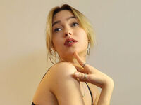 cam girl fingering AlysiaBennet
