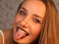 naked camgirl masturbating BelleCox