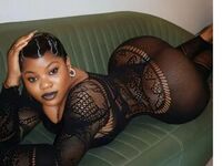 chat room live show DaniellaBrow