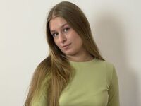 camslut masturbating DaphneKinsky