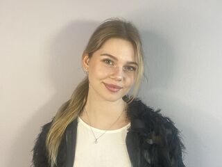 masturbating webcam girl LiaMotzer