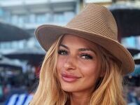 hot camhooker RonieParker