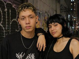 camcouple chat room AxelAndCloe