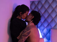 chat room cam MiaAndAaron