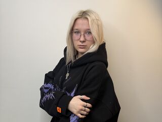 chat room cam AdelinaCostanti