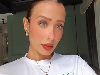 camslut fingering shaved pussy AdrianaRossetti