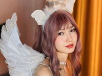 naked camgirl gallery AkikoSato