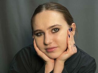 webcamgirl chat room AlanaHowlett