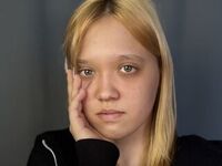 naked girl with cam fingering AlleenWelke