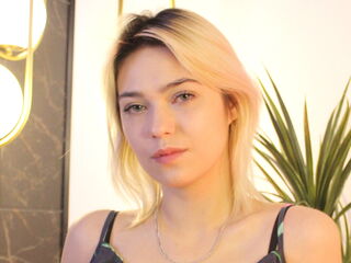 camslut naked AlysiaBennet