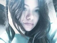 fingering girl cam picture AngelaForman