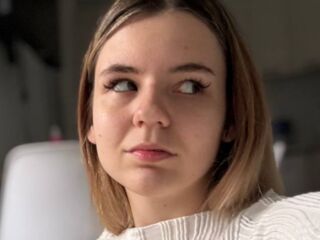 naked webcamgirl AnnikaMorgan