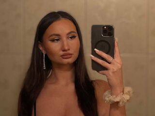 webcam girl AriaWaverly