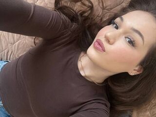 cam girl masturbating with vibrator BeaBellotti