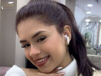 fingering camslut BellaaStonne