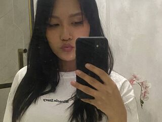 naked girl with webcam masturbating with dildo BerniceMaguire