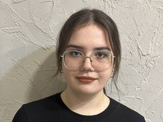 chatroom webcam photo BettyWatkins