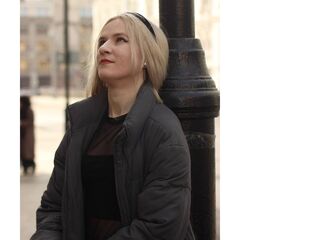 camslut fingering wet pussy CarinGoodwin