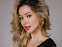 cam girl playing with dildo CassieArmas