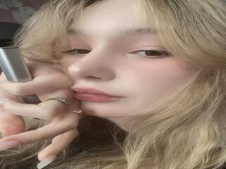 topless cam girl CicelyAdessa
