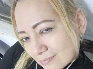 camgirl playing with sextoy ClauWatson