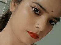 camgirl masturbating with vibrator CutePriyaa