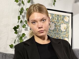 live cam girl gallery DonellaAndra