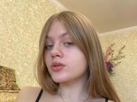 cam girl playing with sextoy EdytBurner