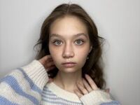 beautiful camgirl EmogeneZiad