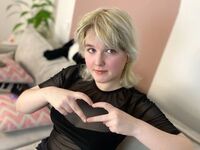 cam girl masturbating with vibrator FyniFeline