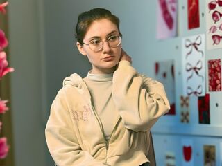 hot cam girl GemmaLlewellyn