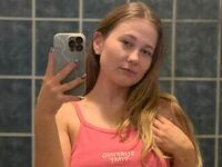 free liveshow GlossyMonica