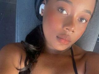 camgirl masturbating with sex toy GrasyBenty