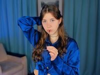 cam girl masturbating with sextoy GwendolynDolby