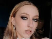 beautiful webcamgirl HenriettaFare