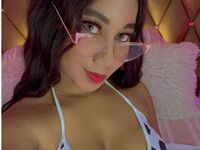 cam girl playing with dildo JannaYhowns