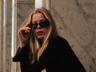 naked webcam girl JenaeWaneka