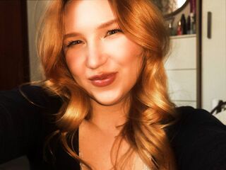 cam girl JenetteFolson