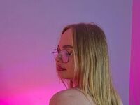 hot cam girl masturbating with sextoy KamillaRezotti