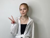 fingering webcamgirl KarineBrinkmeyer