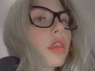 naked girl with webcam fingering pussy KatlynHoppel