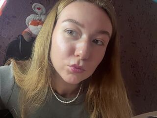 camwhore spreading pussy KayeEliasen