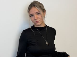 cam girl live KeiraTullier