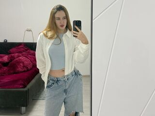 masturbating KellyLynn