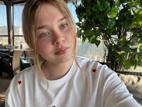 webcam strip tease show KendallHennig